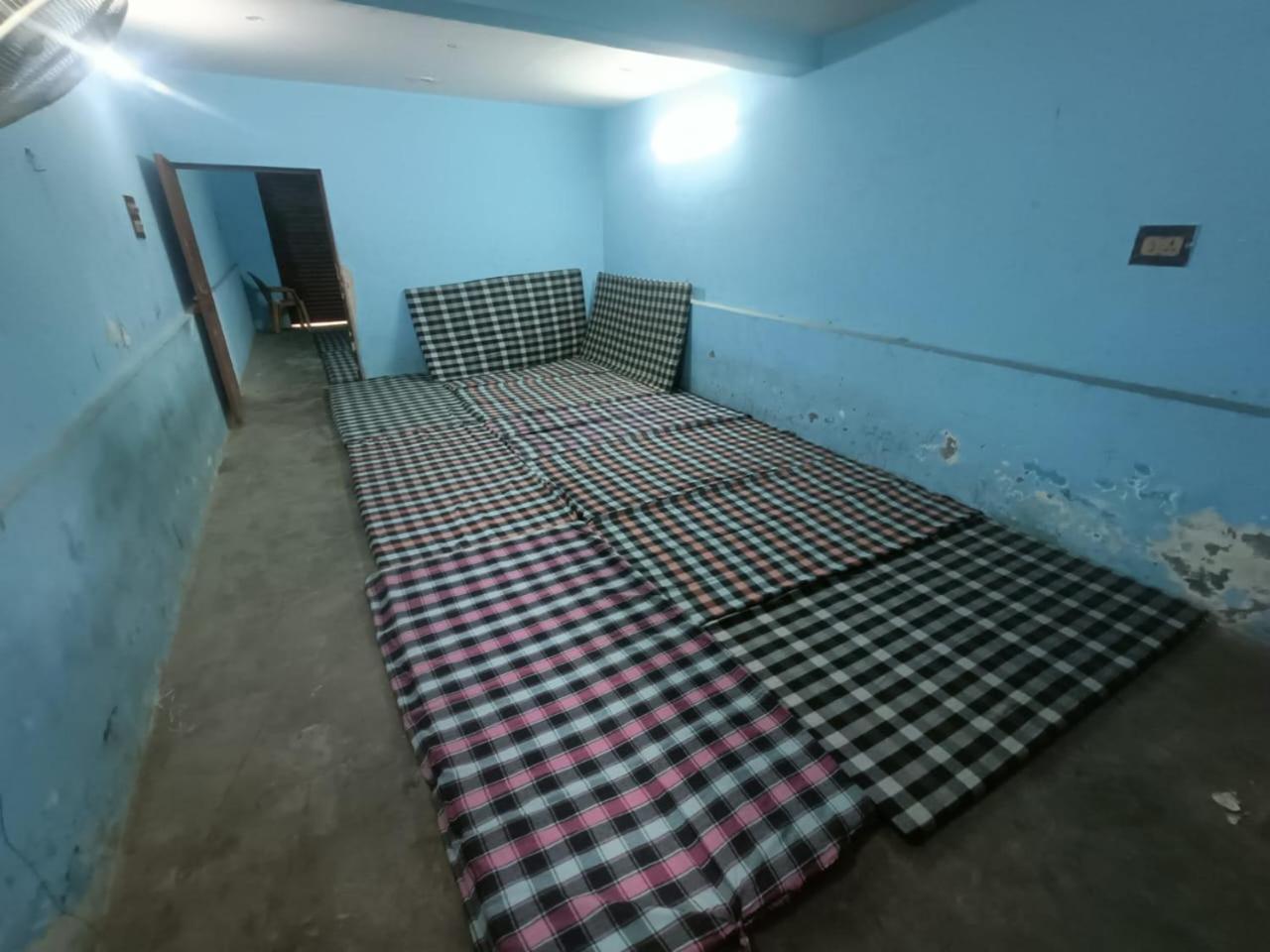 Shri Annapurna Dormitory Vandrarhem Rāmnagar Exteriör bild